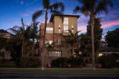Main picture of 411 Orange Ave