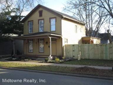 Main picture of 807 W Washington Blvd