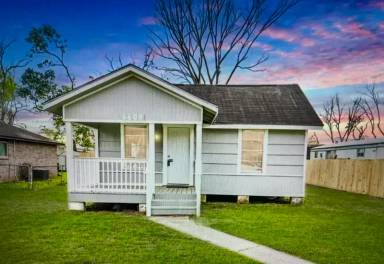 Main picture of 6608 Georgianna Dr