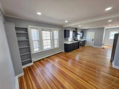 Main picture of 329 Mowry St