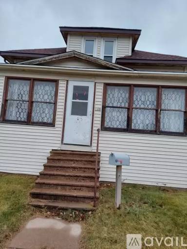 Main picture of 108 2nd St