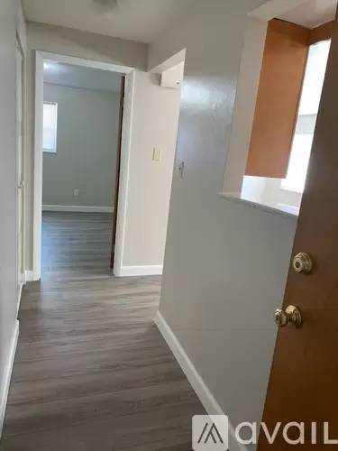 Main picture of 101 E Pitkin Ave