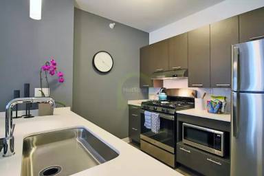 Main picture of 860 N Wells St