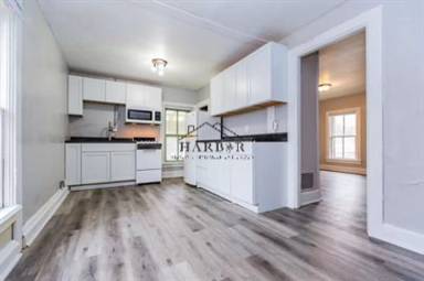Main picture of 1513 Whitwater Ave