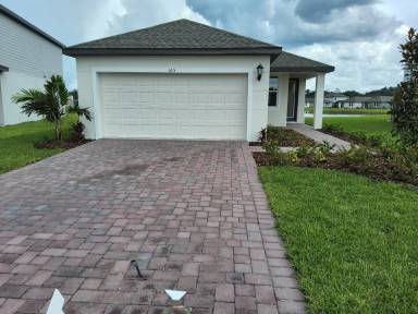 Main picture of 165 Links Terrace Blvd