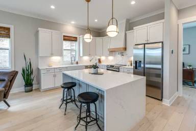 Main picture of 706 Inspiration Blvd