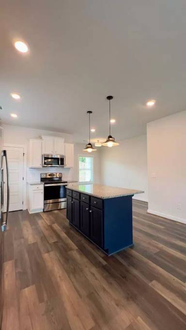 Main picture of 416 Jack Hampton Dr