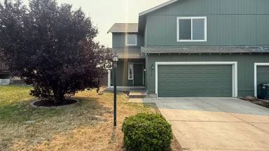 Main picture of 338 SE Leisek Way