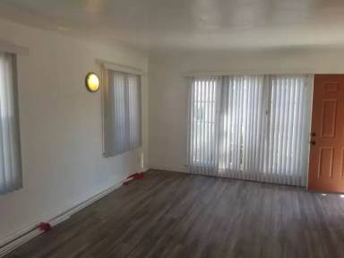 Main picture of 6027 S Victoria Ave
