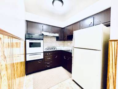 Main picture of 1649 Pilgrim Ave