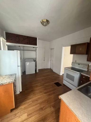 Main picture of 2403 Walnut St