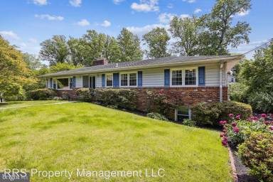 Main picture of 6215 Glenview Ct