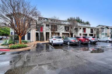 Main picture of 2104 Cullen Ave