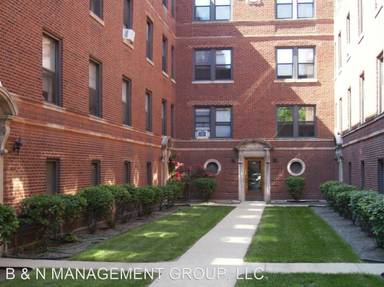 Main picture of 910-18 W Oakdale Ave Apartments