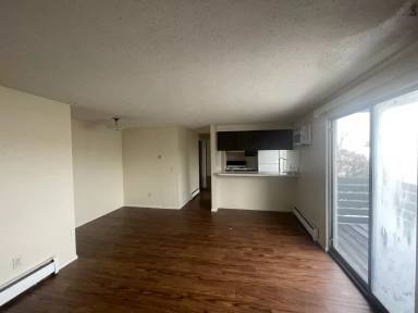 Main picture of 630 W 6th St