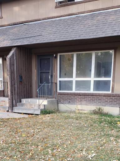 Main picture of 919 1st Ave SW