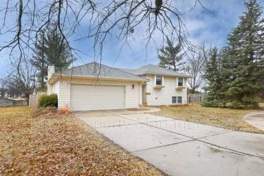 Main picture of 9800 Madison Ave