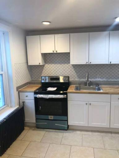 Main picture of 300 W Coulter St