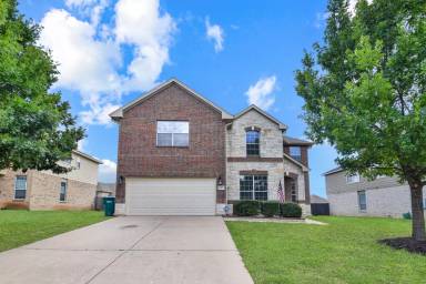 Main picture of 810 Red Fern Dr