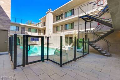 Main picture of 2727 Santa Monica Blvd