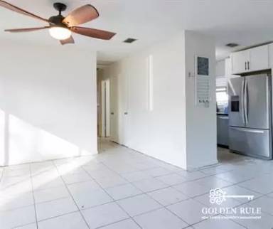 Main picture of 4608 SE 1st Pl