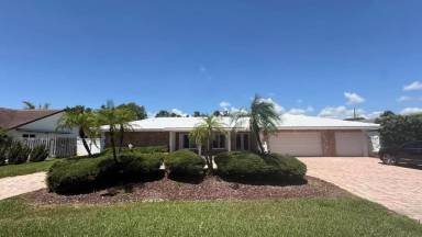 Main picture of 4755 NE 23rd Ave