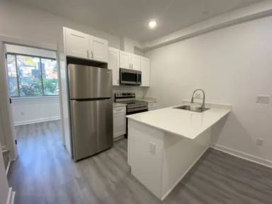 Main picture of 37 N Farson St