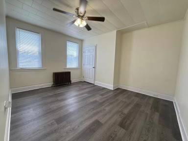 Main picture of 2802 Spring St