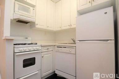 Main picture of 119 E 89th St