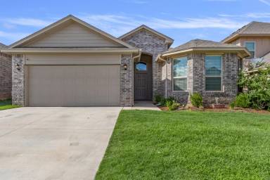 Main picture of 11317 SW 34th Ter
