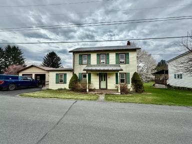 Main picture of 327 W Plum St