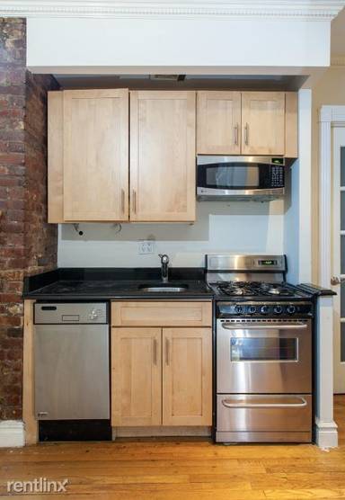 Main picture of 233 E 29th St