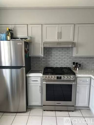 Main picture of 4875 Cole St
