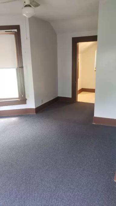 Main picture of 707 W Grand Ave