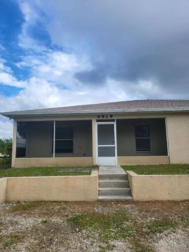 Main picture of 4919 Golfview Blvd