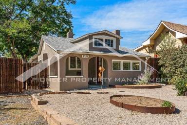 Main picture of 2789 Chase St