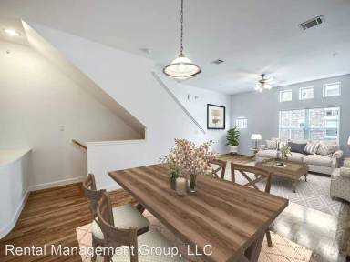 Main picture of 5941 South Loop E