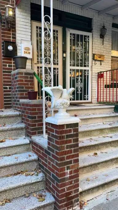 Main picture of 3432 Irwin Ave