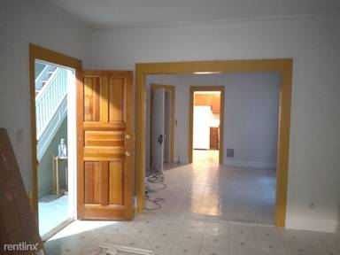 Main picture of 11020 107th St