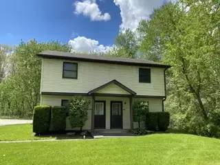 Main picture of 612 N Four Mile Run Rd