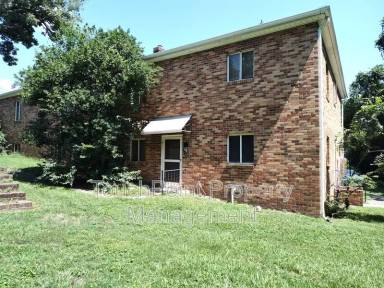 Main picture of 829 N Jackson St