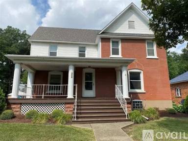 Main picture of 3214 Main St