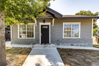 Main picture of 210 Dumoulin Ave