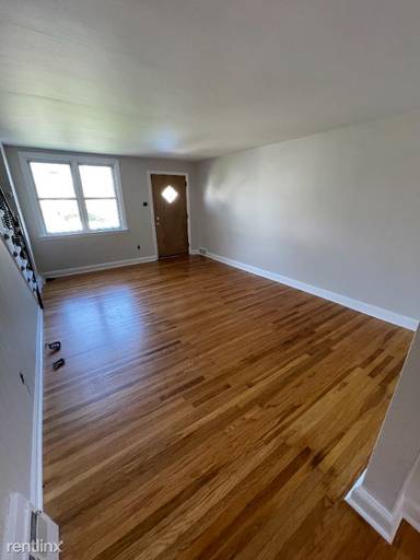 Main picture of 120 W Madison Ave