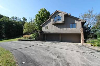 Main picture of 2873 Berndt Rd