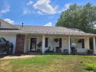 Main picture of 3004 N Quartz Dr