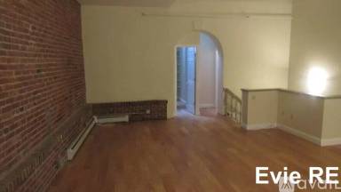 Main picture of 452 Hanover St