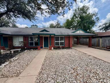 Main picture of 808B Lone Star Dr