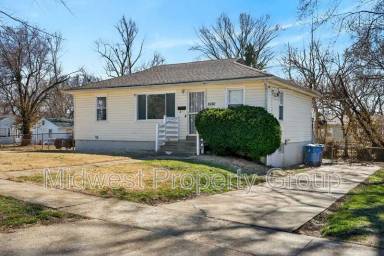 Main picture of 8280 Frost Ave