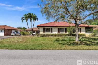 Main picture of 313 NW 42nd St